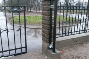 Откатные ворота с ковкой 4